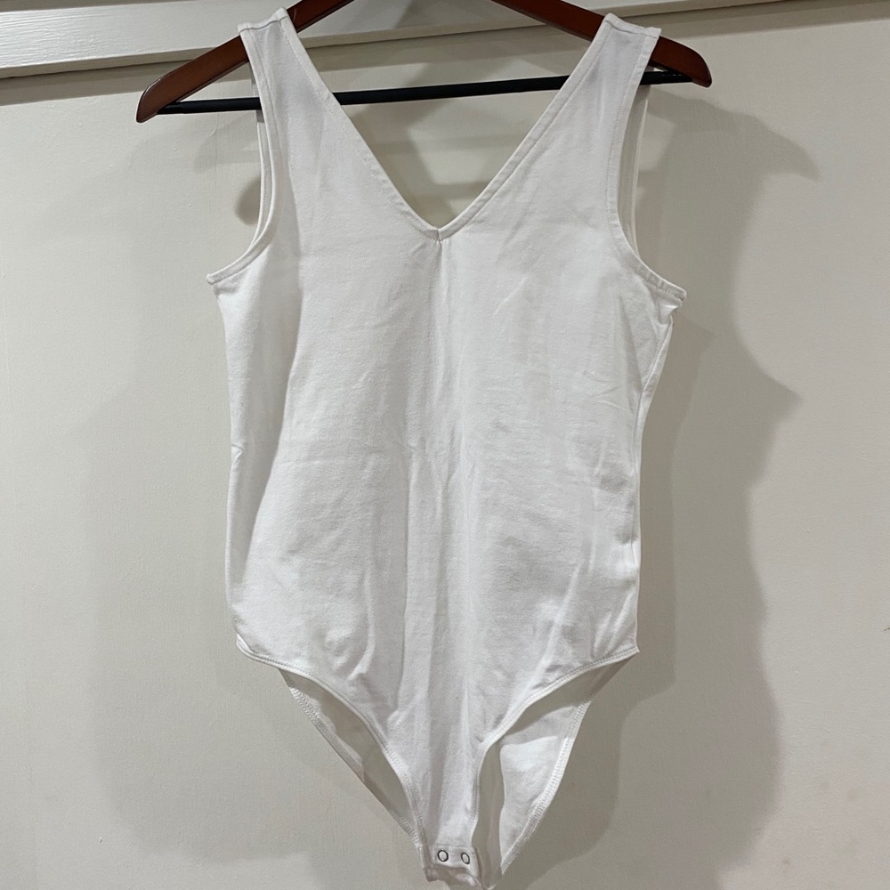 Gap bodysuit white tank